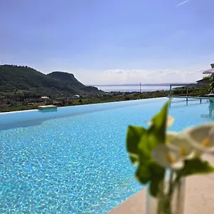 Relais Olivi Costermano